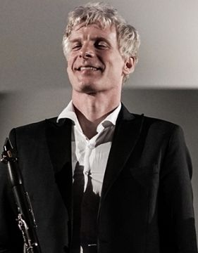 A photo of clarinetist Martin Frost