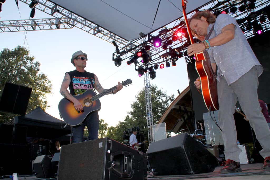 Robin Wilson And Scott Johnson Of The Gin Blossoms Perform