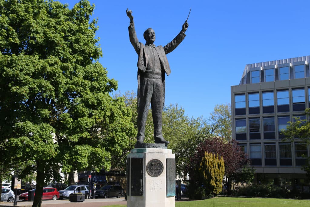 Cheltenham Gloucestershire England Uk 14 May 2018. Statue Of The