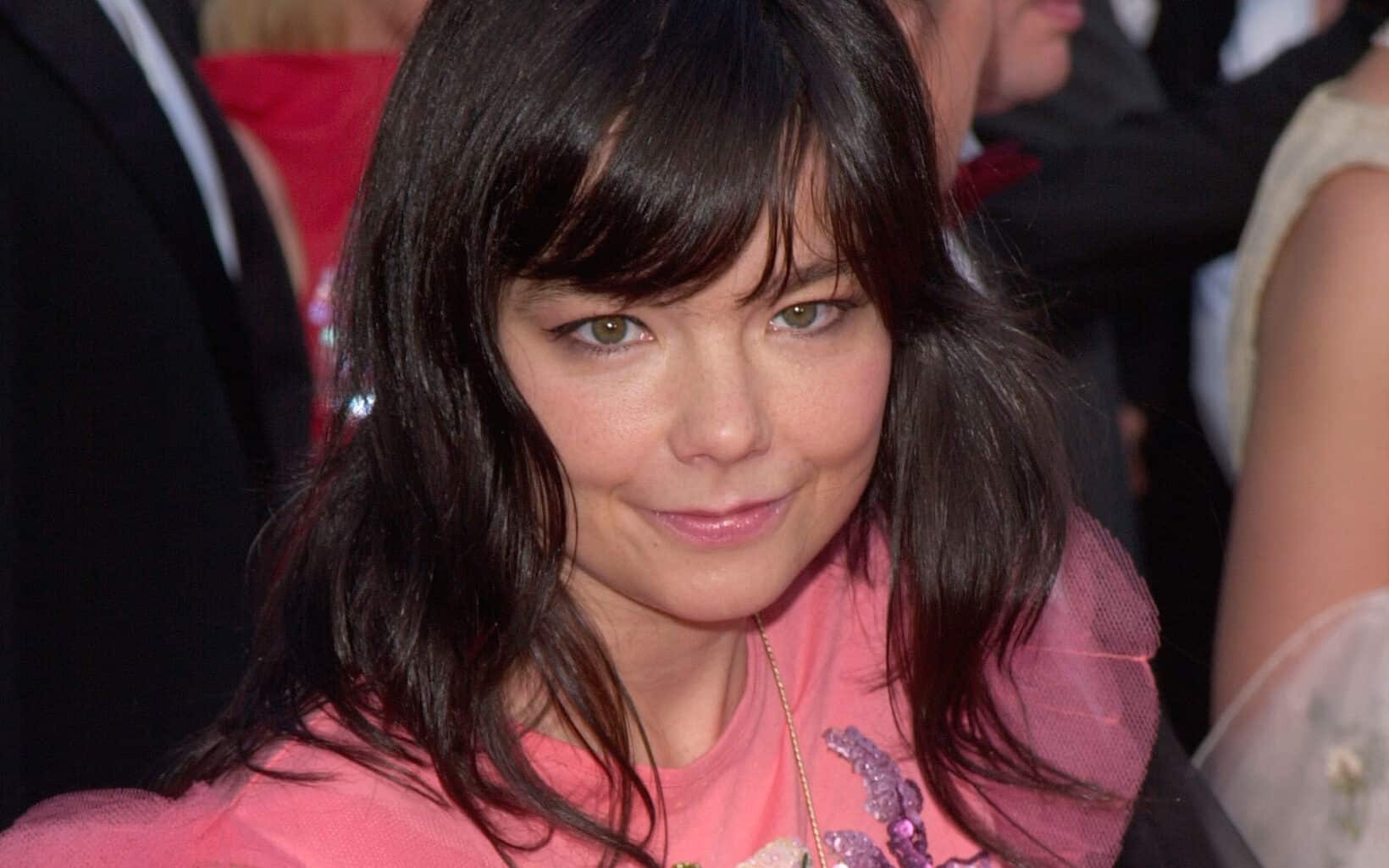 17may2000: Actress/singer Bjork At The Premiere Of Her Movie Dancer