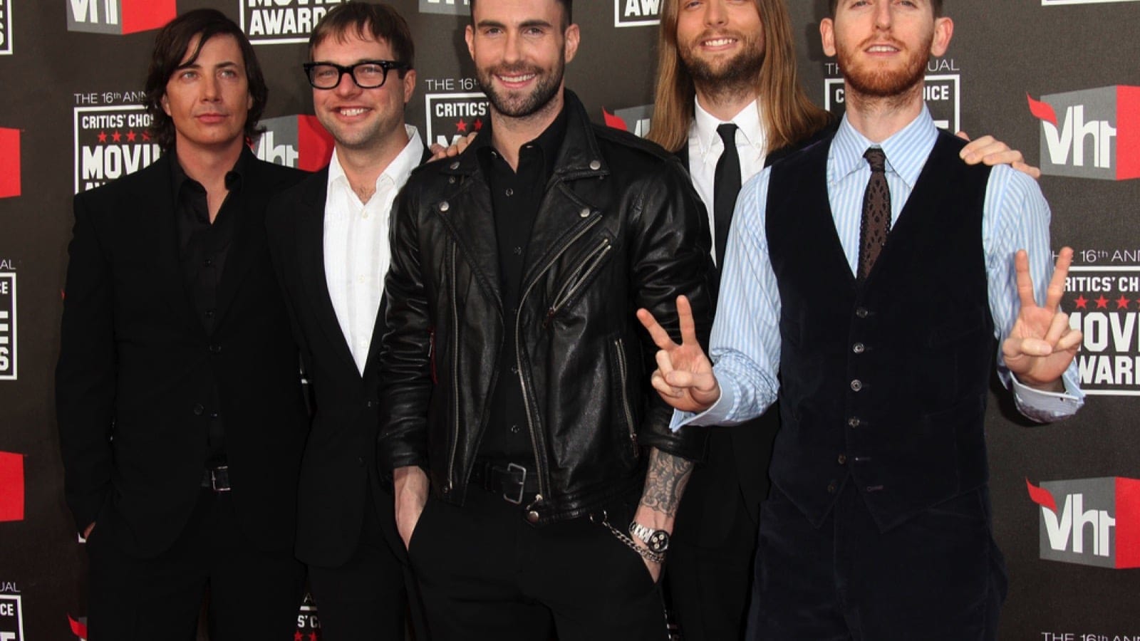 LOS ANGELES - JAN 14: Maroon 5 arrives at the 16th Annual "Critics" Choice Movie Awards on January 14, 2011 in Los Angeles, CA